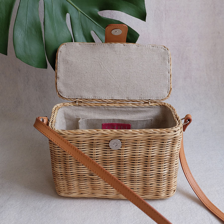 "Jill" Natural Camera Wicker Bag